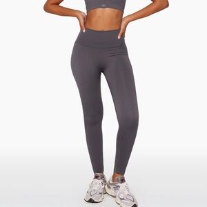 Set active grey leggings - seamless size small worn once